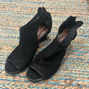 Black Donald J Pliner Peeptoe Wedges